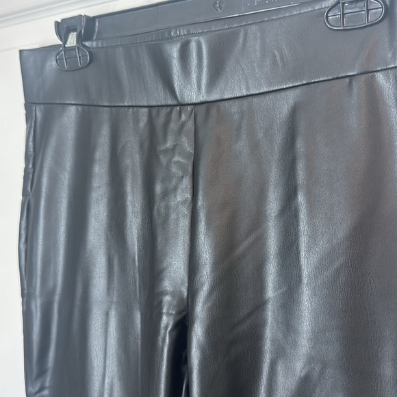 Loft faux leather skinny pants - Picture 2 of 5